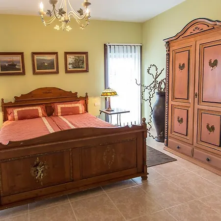 Pipo Villa *