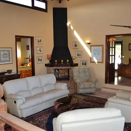 Pipo Villa *